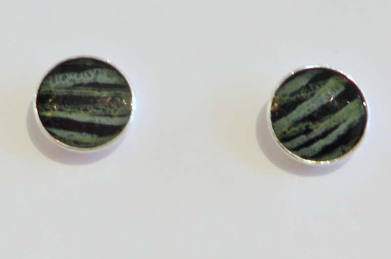 Mini stud earrings