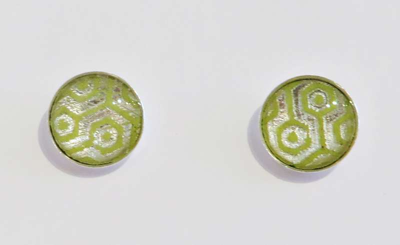 Mini stud earrings