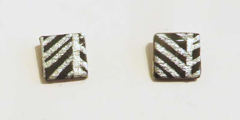 Square stud earrings