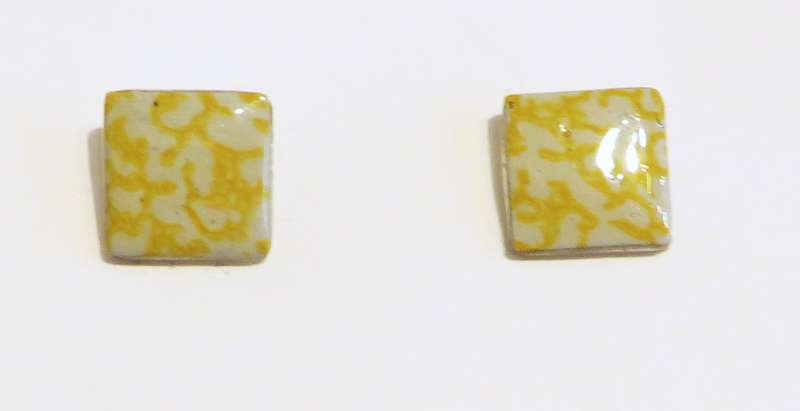 Square stud earrings