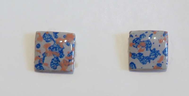 Square stud earrings