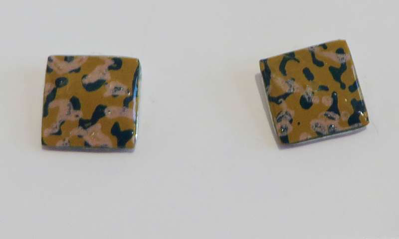 Square stud earrings